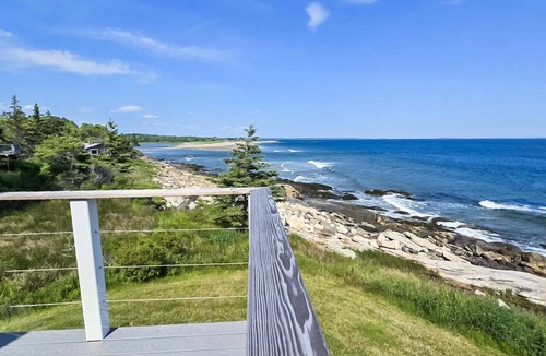 Georgetown Cottage | Your Tranquil Indian Point Retreat with Breathtaking Views & Beach Access