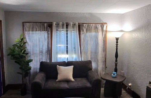 Kenmore Apartment | YOURCozy 3-bedroom Kenmore Retreat/located near Niagara Falls,safe/comfort/clean