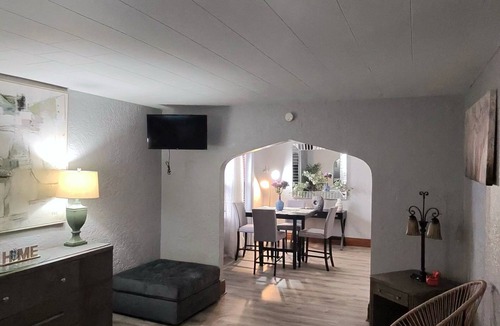 Kenmore Apartment | YOURCozy 3-bedroom Kenmore Retreat/located near Niagara Falls,safe/comfort/clean