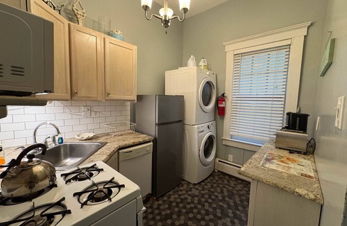 Ocean Grove Apartment | Zephyr Retreat Apt 3 - Park View