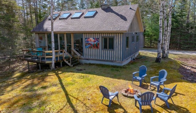 1 BR Home in Quiet Wooded Area in BH! [Art Studio]