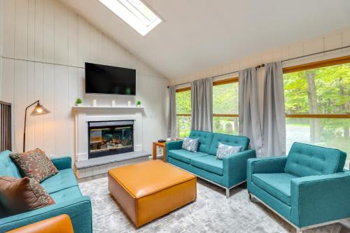 1 Mi to Lake, Golf & Ski Access: The Hideout Home!