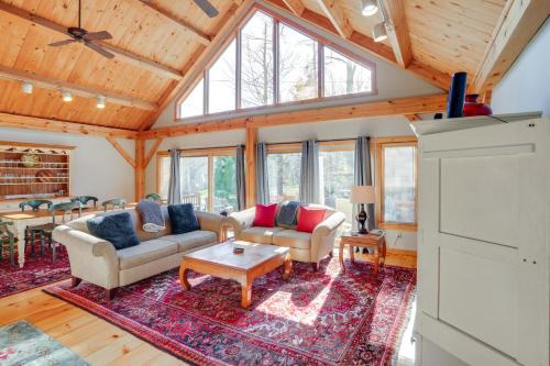 1 Mi to Mt Snow: 'Luna Stella' Home w/Fireplace