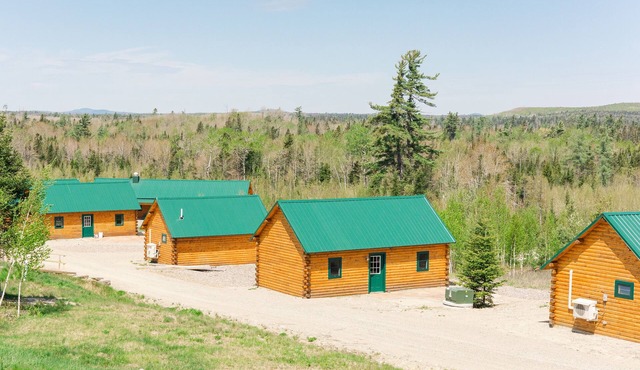 #12 -Flagpole View Cabins-King