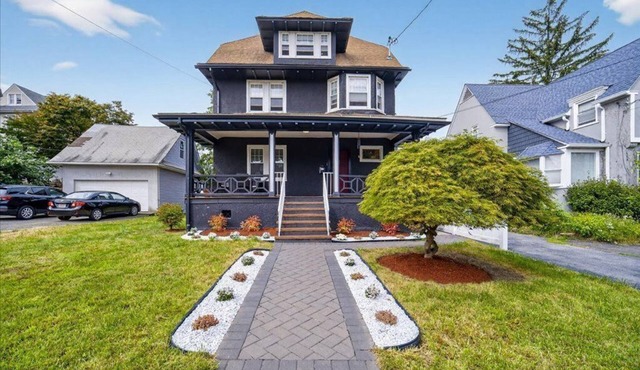 16 Guest, 10 Bed, Family Getaway- 30 min from NYC