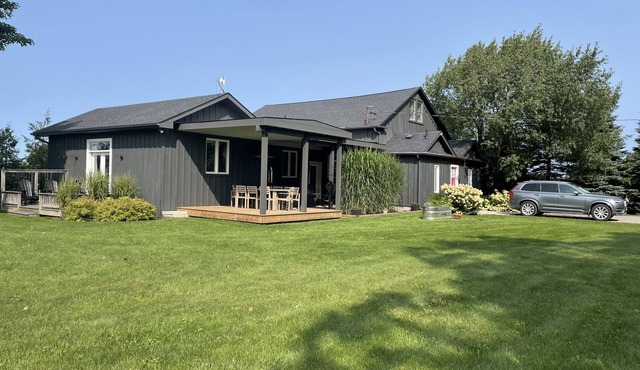 1870 Renovated Historic School House close to Ski Hills Winter Seasonal Rental