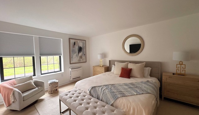 2-bedroom apartment in fabulous Greenwich with patio and fitness room