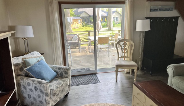 2 Bedroom Carriage house Fort Erie/Crescent Beach Ontario