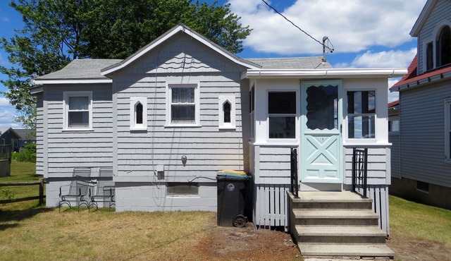 *2 Bedroom Pine Point Beach Cottage* With Marsh Views!