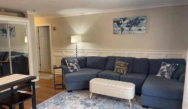 2 Bedroom, Pool, Concerts, Close to Weirs Beach!