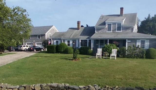 2 Cozy Bedrooms. NOT whole house. Private entrance. Easy walk to Old Harbor!