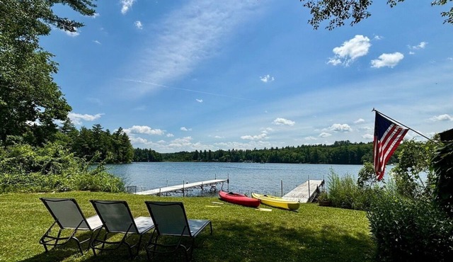 2 Docks, Directly on Lake Buel, Sunsets: Sleeps 8!