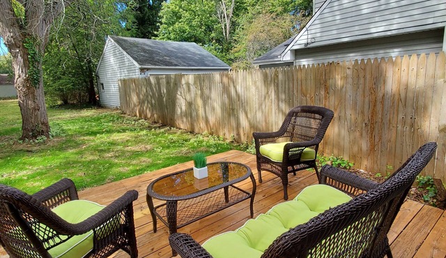 2 KING 3 QUEEN BEDS. Spacious. Quiet Neighborhood
