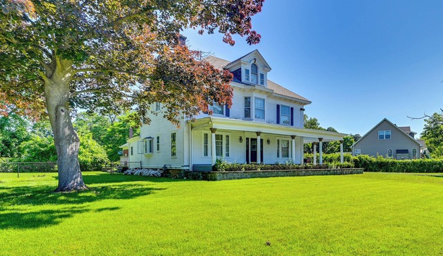2 Mi to Dtwn Schenectady! Spacious Retreat