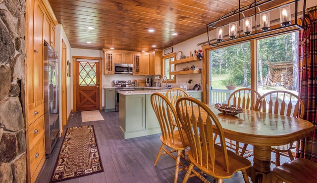🐾23 Dolman - Amalaran - 360' of frontage on Dodge Pond, dog friendly