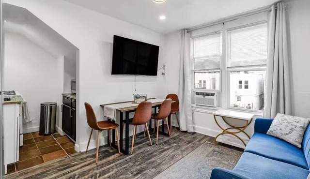 2BDR 3Bed Second Floor/15 minutes to NYC Times Sq.