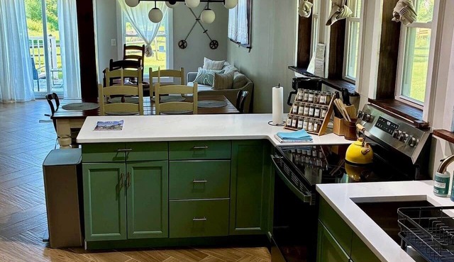2BR Barnhouse with Horse Farm Views near Diamond Notch Falls