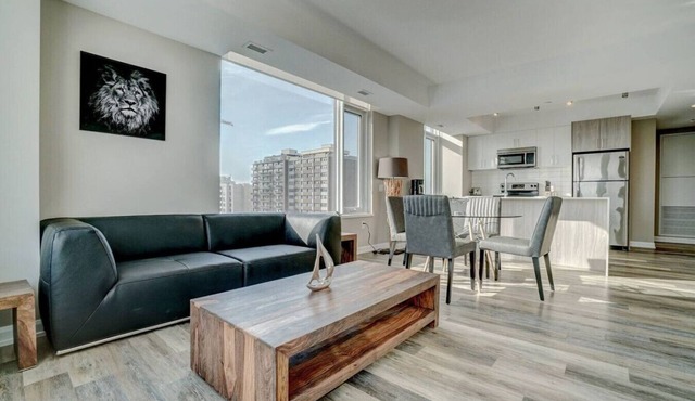 2BR Oasis w/Gym & Terrace, Near Hintonburg!