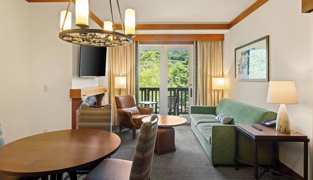 2BR Spruce Peak condo with mountain views, fireplace, pool & hot tub