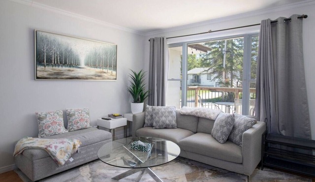 3 Bdrm | BBQ | Fire Pit - Steps to Waterfront Park