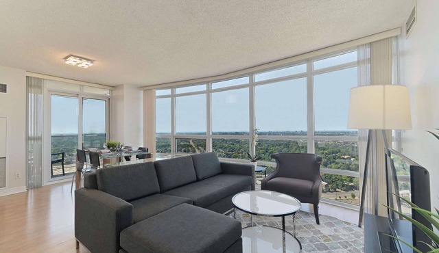 3 Bedroom/2 Bathroom Suite