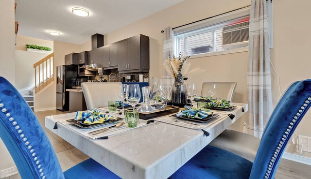 3-bedroom basement apartment with Pool&Terrace-4 mins to Gatineau-Ottawa Airport