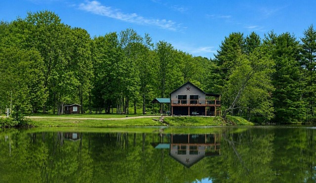 3-bedroom chalet in tranquil Portville with top-notch fishing