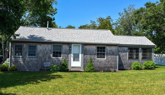 3 bedroom home with ac, walk to the beach!
