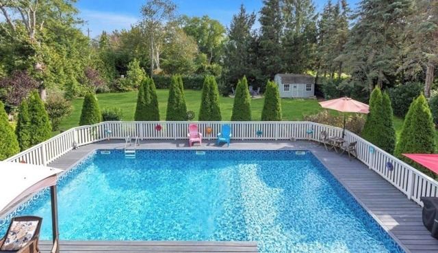 3-bedroom house in Jamesport with pool