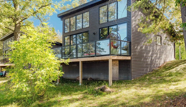 3-bedroom Lakefront Villa #2