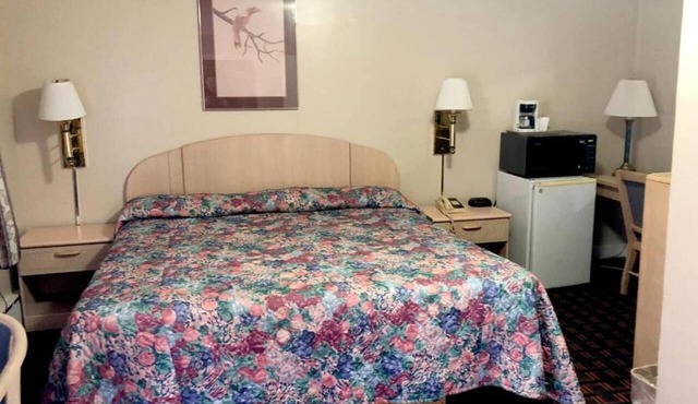 3 Bedroom Suite|Seneca Falls