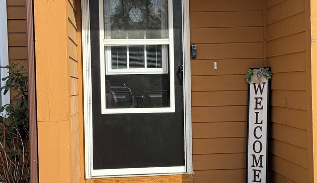 3-bedroom townhome in tranquil Ticonderoga with AC, WiFi close to Lake George!