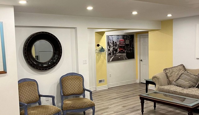 3. Private Room - Erin Mills Mall