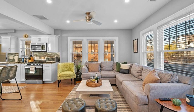 3BR Salem Townhouse Minutes to downtown