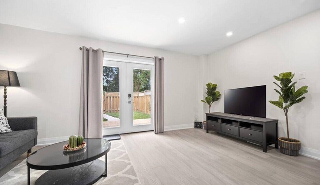 3BR Spacious and Peaceful Home in Kitchener