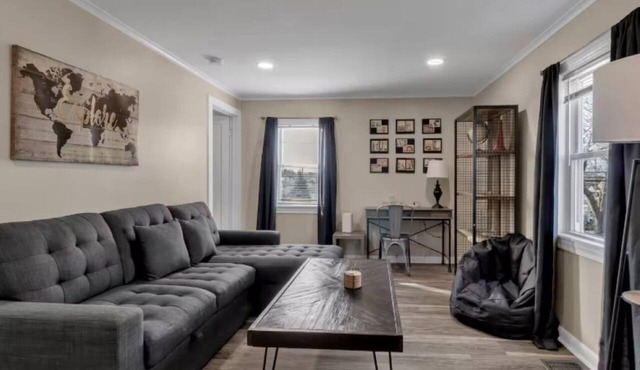 3BR West Seneca Apartment Sleeps 9 w/Game Room