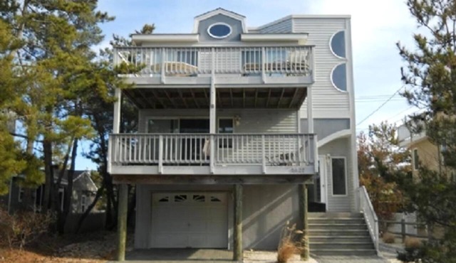 4 bedroom accommodation in Harvey Cedars in Harvey Cedars