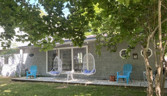 4-bedroom Montauk Beach vacation home steps to private beach Dogs/kids welcome!