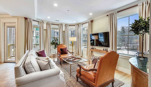 4BR Contemporary Farmhouse Retreat | Near T