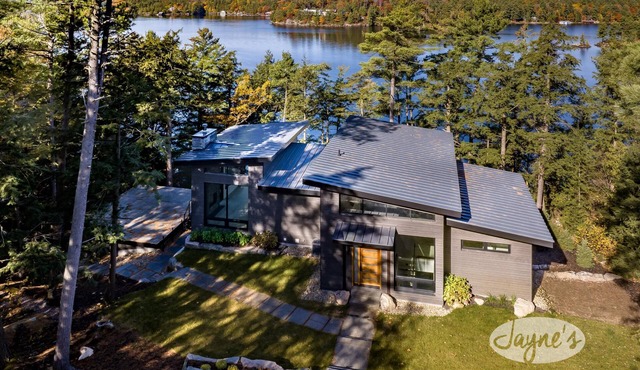 5 bedroom 5 bath Brand New Build on Lake Joseph