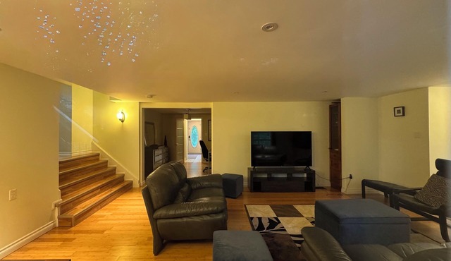 5 bedroom spacious house in a sought after neighborhood