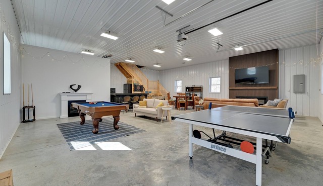 5 Mi to Slopes! Group Ski House w/Game Room