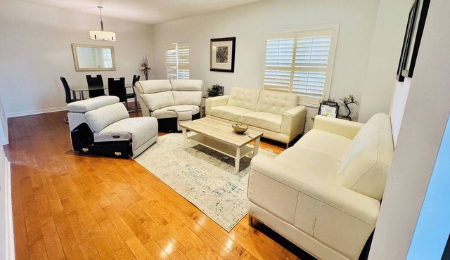 5 Star Full House 5 Bedrms, 5 Beds, 3 Bath Airport