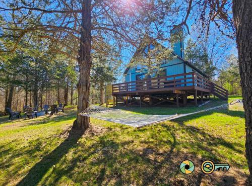 59 West Eaglewood Lane: RR Chalet in Mount Jackson