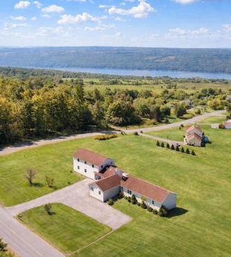 5BR Accessible Lake View Home Near Cornell - Sleeps 9