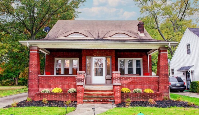 5BR Near UH + Clinic - FULL Bar + Game Room