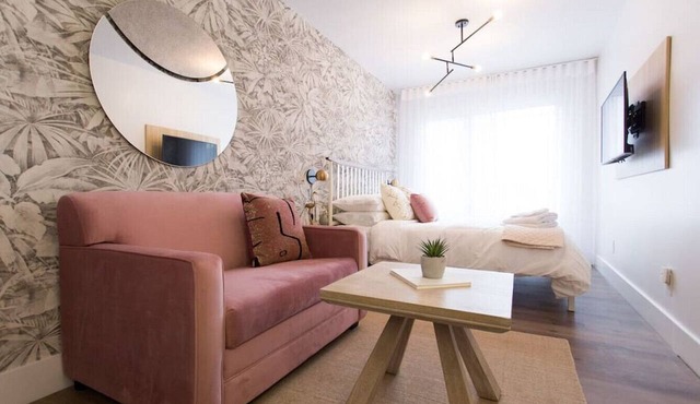 6768 - 302 · Perfect Business Trip Studio with Full Amenities by Denstays