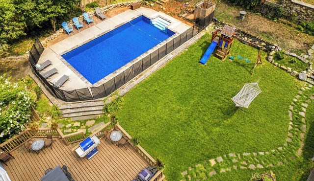 6BR Family Retreat | Heated Pool | 30 Min to NYC