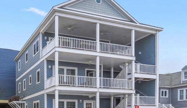 7 Bedroom, Oceanview House, Steps from Boardwalk!