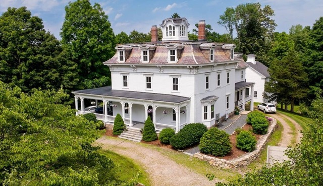 7BR Estate w/Htd Pool Near Gillette | World Cup